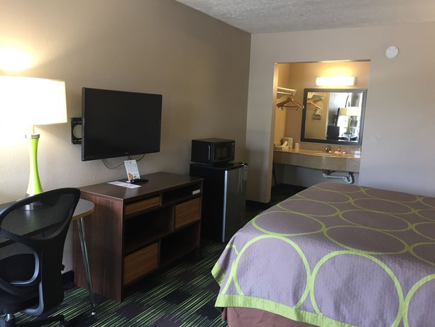 Imagen de la habitación del Hotel Super 8 By Wyndham Jackson. Foto 8