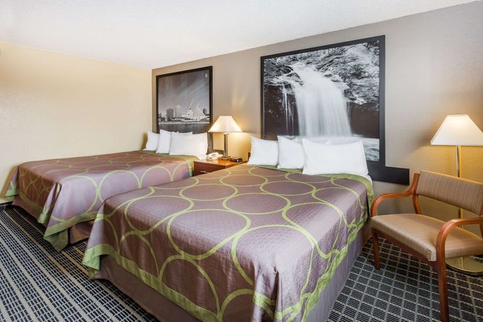 Imagen de la habitación del Hotel Super 8 By Wyndham Janesville. Foto 2