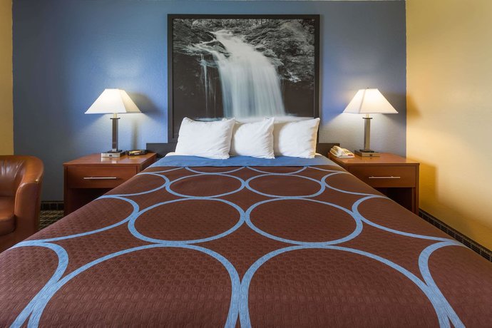 Imagen de la habitación del Hotel Super 8 By Wyndham Janesville. Foto 5