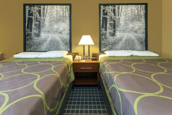 Imagen de la habitación del Hotel Super 8 By Wyndham Janesville. Foto 12