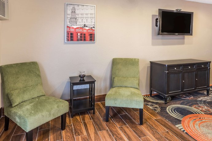 Imagen de los interiores del Hotel Super 8 By Wyndham Janesville. Foto 17