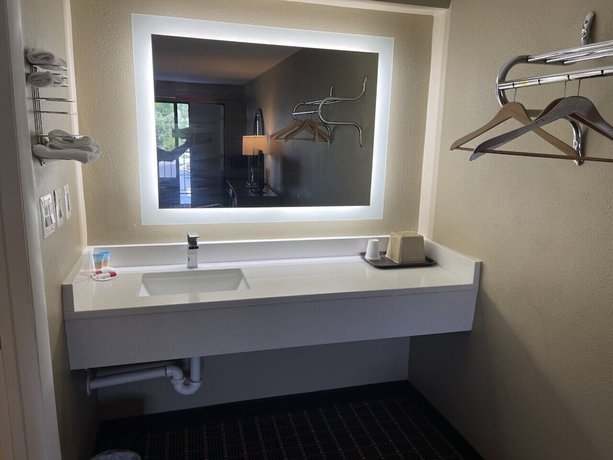 Imagen de la habitación del Hotel Super 8 By Wyndham Jessup/baltimore Area. Foto 18
