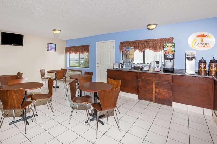 Imagen del bar/restaurante del Hotel Super 8 By Wyndham Jonesboro. Foto 7