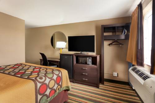 Imagen de la habitación del Hotel Super 8 By Wyndham Joplin. Foto 3