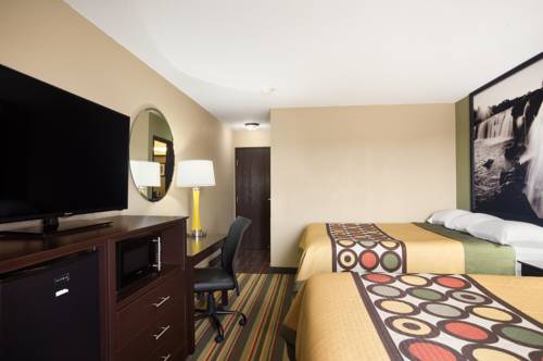 Imagen de la habitación del Hotel Super 8 By Wyndham Joplin. Foto 8
