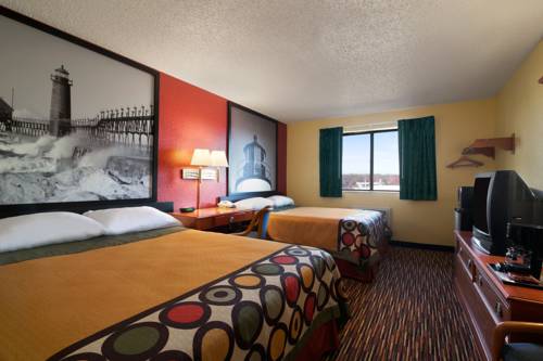 Imagen de la habitación del Hotel Super 8 By Wyndham Kalamazoo. Foto 2