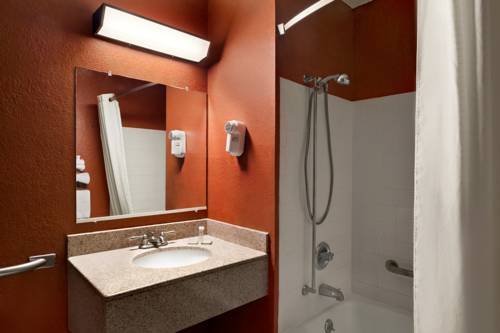 Imagen de la habitación del Hotel Super 8 By Wyndham Kalamazoo. Foto 7