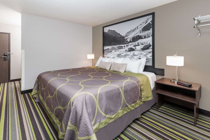 Imagen de la habitación del Hotel Super 8 By Wyndham Kalispell Glacier National Park. Foto 7