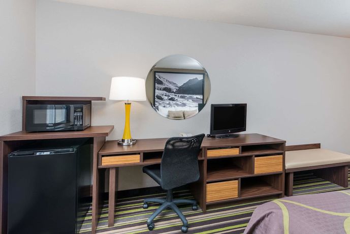 Imagen de la habitación del Hotel Super 8 By Wyndham Kalispell Glacier National Park. Foto 11