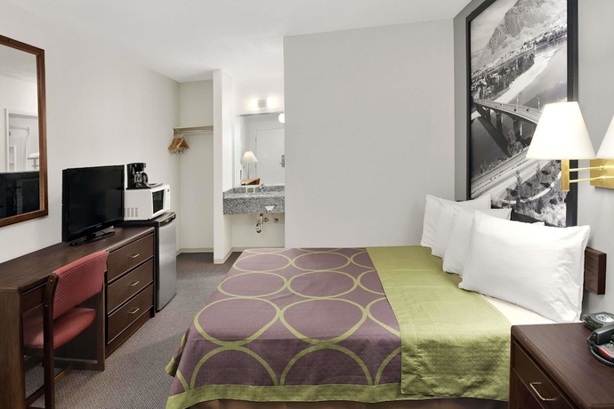Imagen de la habitación del Hotel Super 8 By Wyndham Kamloops East. Foto 4