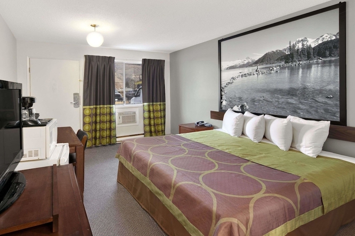 Imagen de la habitación del Hotel Super 8 By Wyndham Kamloops East. Foto 12