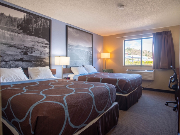 Imagen de la habitación del Hotel Super 8 By Wyndham Kamloops On The Hill. Foto 7