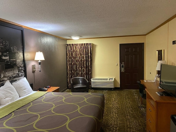 Imagen de la habitación del Hotel Super 8 By Wyndham Kansas City Airport North. Foto 10