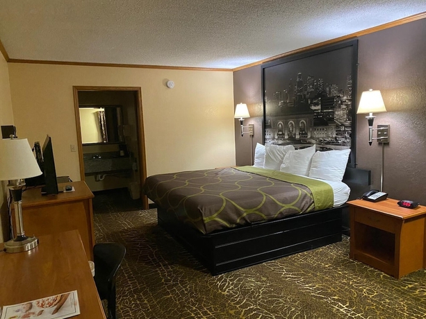 Imagen de la habitación del Hotel Super 8 By Wyndham Kansas City Airport North. Foto 11
