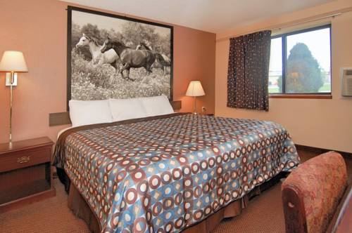 Imagen de la habitación del Hotel Super 8 By Wyndham Kansas City At Barry Road/airport. Foto 7