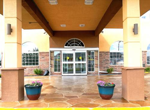 Imagen de la habitación del Hotel Super 8 By Wyndham Kansas City. Foto 1