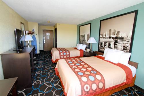 Imagen de la habitación del Hotel Super 8 By Wyndham Kansas City. Foto 8