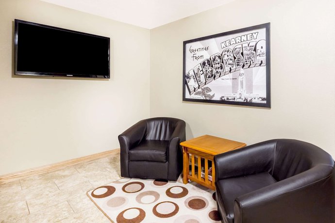 Imagen de los interiores del Hotel Super 8 By Wyndham Kearney. Foto 18