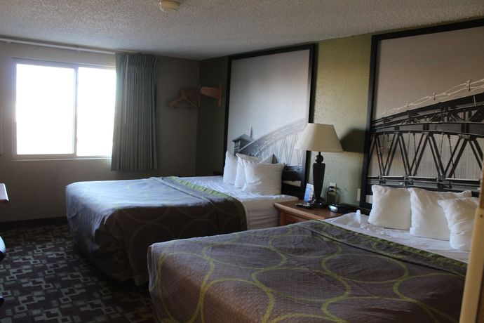 Imagen de la habitación del Hotel Super 8 By Wyndham Kearney. Foto 9