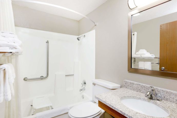 Imagen de la habitación del Hotel Super 8 By Wyndham Kearney. Foto 17