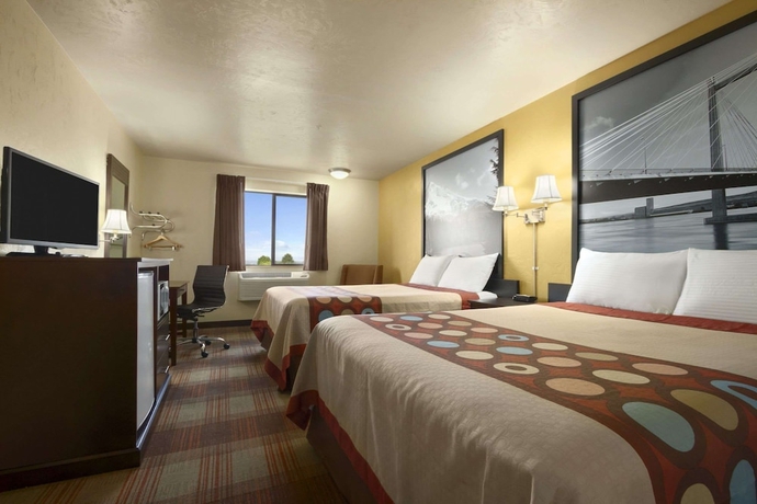Imagen de la habitación del Hotel Super 8 By Wyndham Kennewick. Foto 8