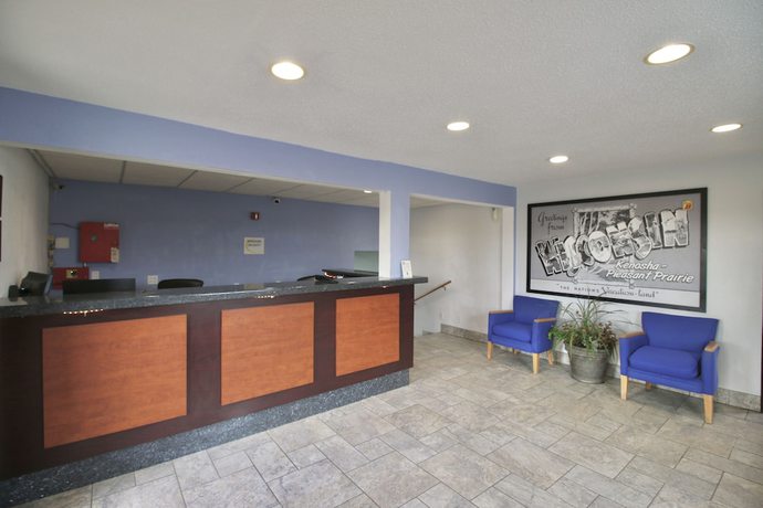 Imagen de los interiores del Hotel Super 8 By Wyndham Kenosha/pleasant Prairie. Foto 18