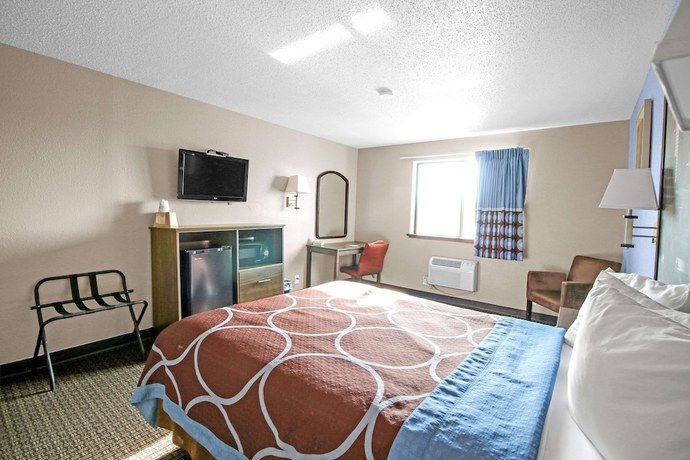 Imagen de la habitación del Hotel Super 8 By Wyndham Kenosha/pleasant Prairie. Foto 13