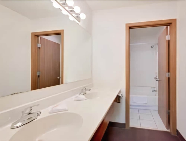 Imagen de la habitación del Hotel Super 8 By Wyndham Keystone/mt. Rushmore. Foto 10