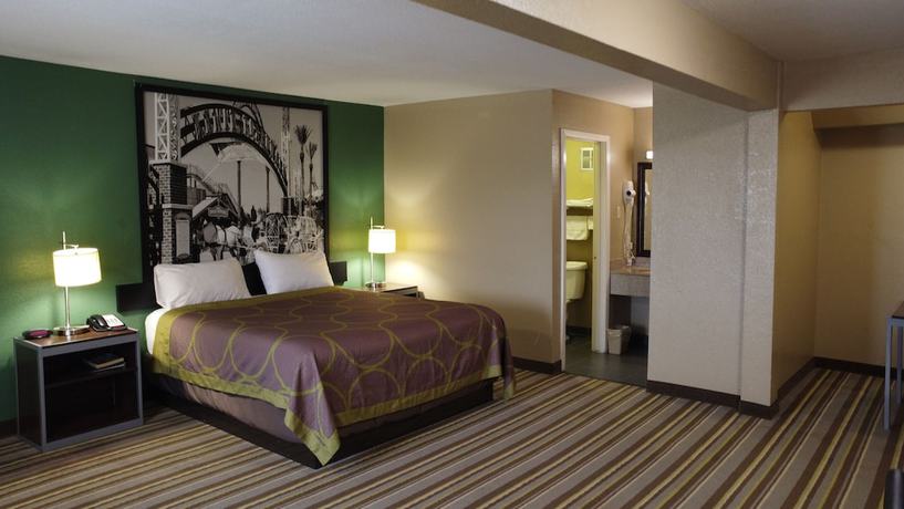 Imagen de la habitación del Hotel Super 8 By Wyndham Kingsville. Foto 4