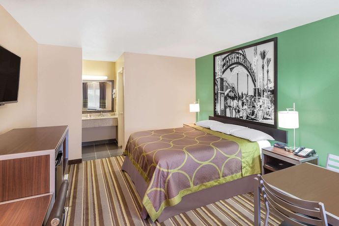 Imagen de la habitación del Hotel Super 8 By Wyndham Kingsville. Foto 14