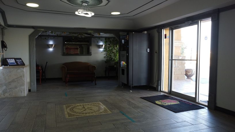 Imagen de los interiores del Hotel Super 8 By Wyndham Kingsville. Foto 19