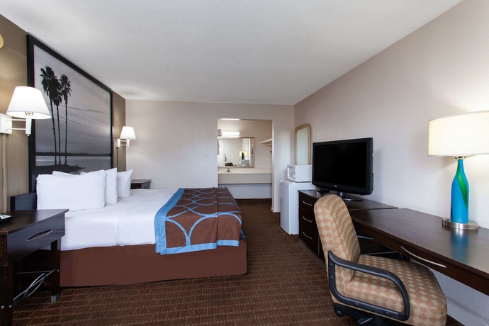Imagen de la habitación del Hotel Super 8 By Wyndham Kissimmee. Foto 5