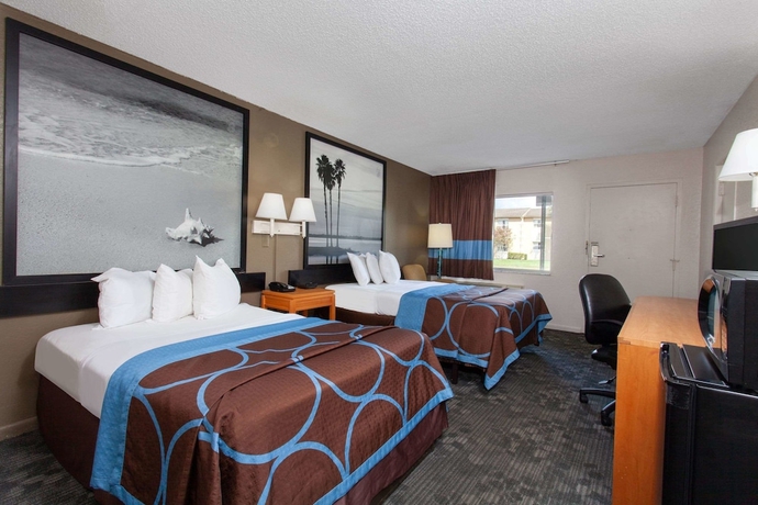 Imagen de la habitación del Hotel Super 8 By Wyndham Kissimmee. Foto 10
