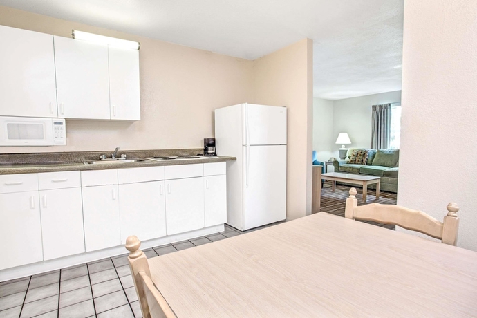Imagen de la habitación del Hotel Super 8 By Wyndham Kissimmee. Foto 14