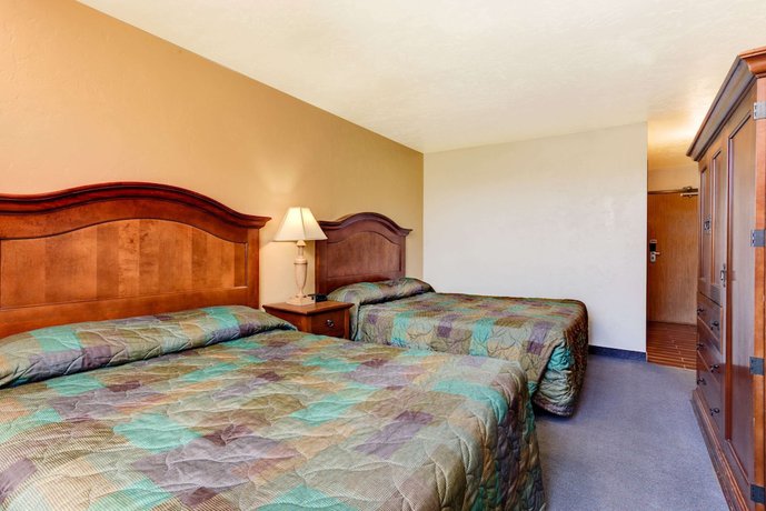 Imagen de la habitación del Hotel Super 8 By Wyndham Klamath Falls. Foto 4