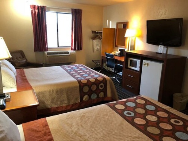 Imagen de la habitación del Hotel Super 8 By Wyndham Klamath Falls. Foto 5