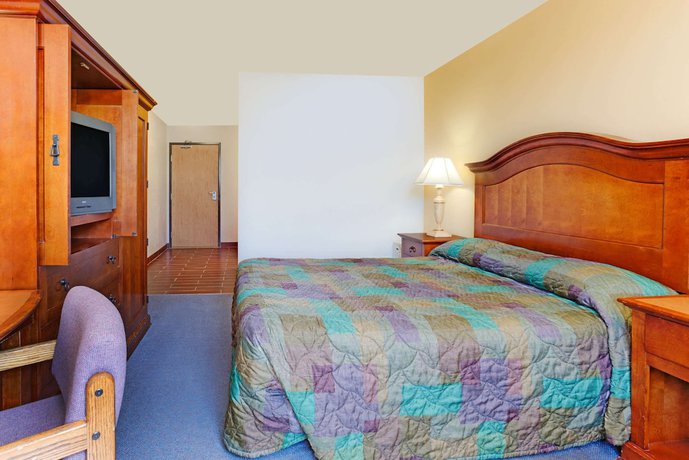 Imagen de la habitación del Hotel Super 8 By Wyndham Klamath Falls. Foto 6