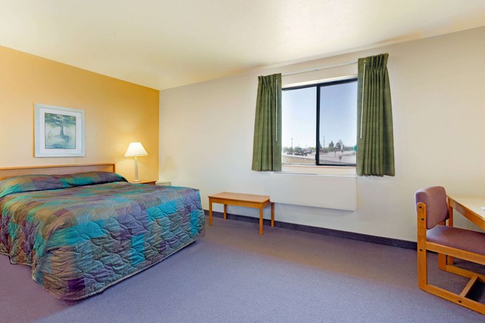 Imagen de la habitación del Hotel Super 8 By Wyndham Klamath Falls. Foto 9