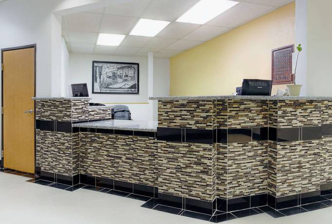 Imagen de los interiores del Hotel Super 8 By Wyndham Klamath Falls. Foto 17