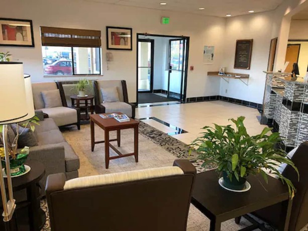 Imagen de los interiores del Hotel Super 8 By Wyndham Klamath Falls. Foto 19