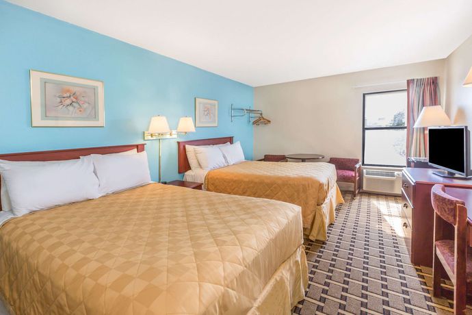 Imagen de la habitación del Hotel Super 8 By Wyndham Knoxville Downtown Area. Foto 3