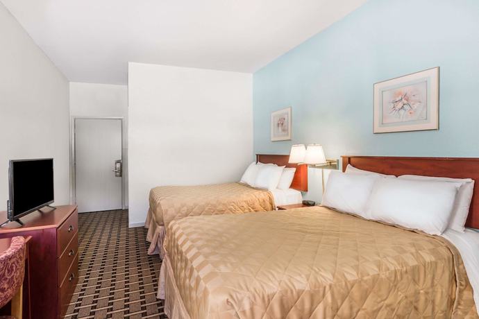 Imagen de la habitación del Hotel Super 8 By Wyndham Knoxville Downtown Area. Foto 6