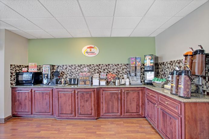 Imagen del bar/restaurante del Hotel Super 8 By Wyndham Knoxville East. Foto 2