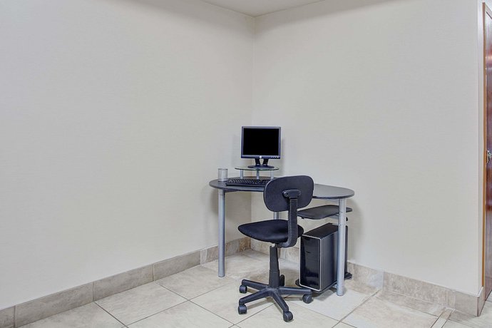 Imagen de los interiores del Hotel Super 8 By Wyndham Knoxville East. Foto 14