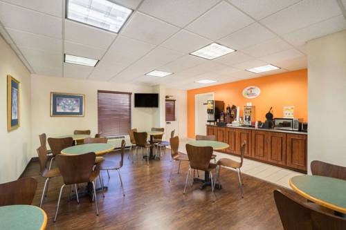 Imagen de la habitación del Hotel Super 8 By Wyndham Knoxville North/powell. Foto 8