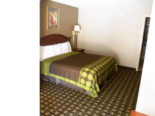 Imagen de la habitación del Hotel Super 8 By Wyndham Knoxville West/farragut. Foto 7