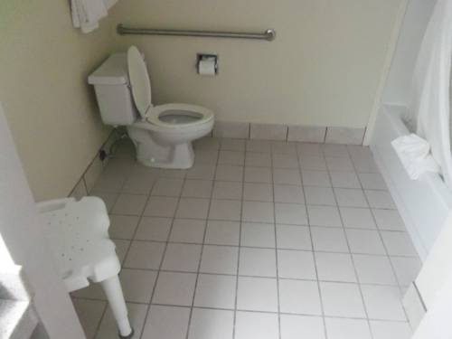 Imagen de la habitación del Hotel Super 8 By Wyndham Knoxville West/farragut. Foto 12