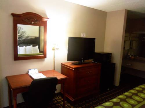 Imagen de la habitación del Hotel Super 8 By Wyndham Knoxville West/farragut. Foto 16