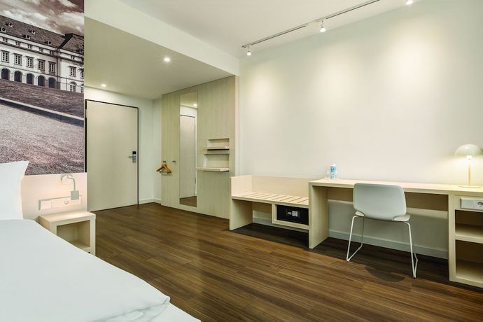 Imagen de la habitación del Hotel Super 8 By Wyndham Koblenz. Foto 12