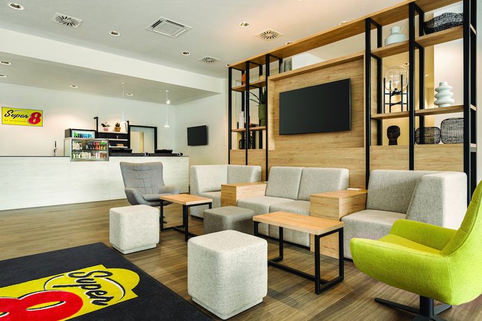 Imagen de los interiores del Hotel Super 8 By Wyndham Koblenz. Foto 18